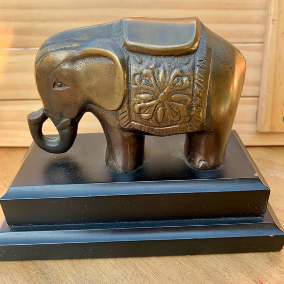 Vintage Embossed Flower Of Life Elephant Statue Book End Figurine - Picture 8 of 11